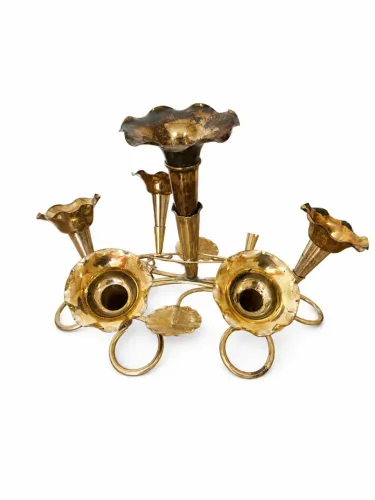 Centro de Mesa Vintage em Metal Dourado - Porta-Velas Decorativo Retrô