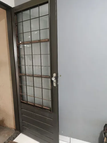 Porta social de aço 