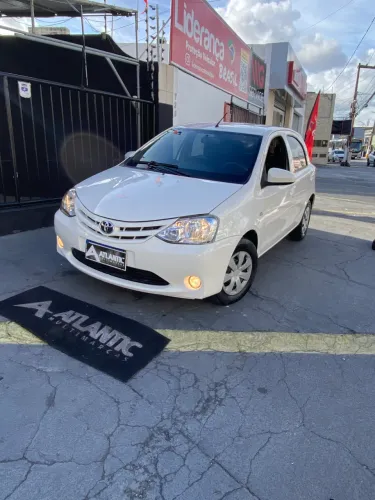 Toyota Etios X 1.3 Flex 16V 5P Mec. 2014