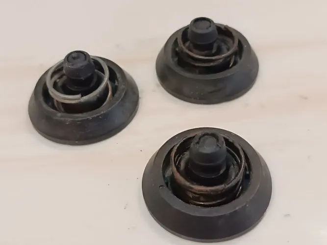 Pés de borracha com mola para toca discos gradiente da linha DS