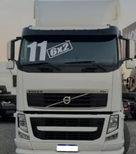 Volvo FH 440 cavalo 6x2 2011