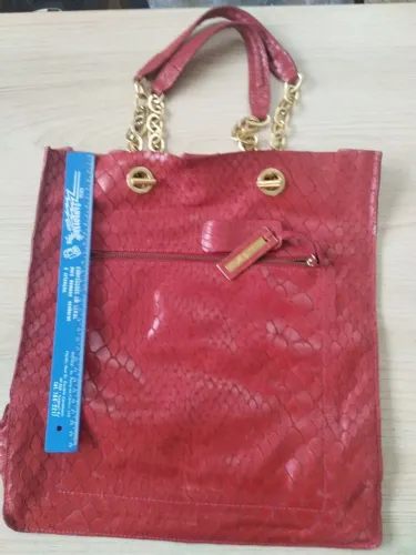 bolsa RUDGE de ombro vermelha - textura pele de cobra ou crocodilo - excelente estado -