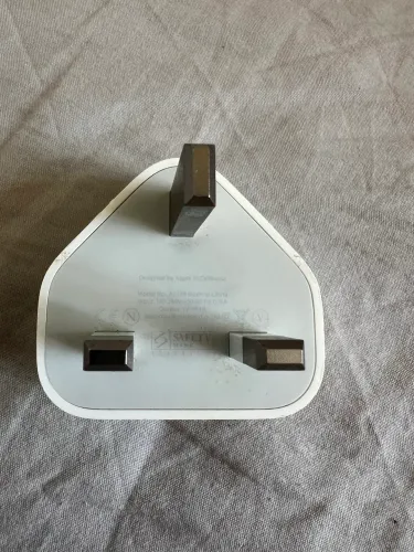 Adaptador de Tomada Original Apple Reino Unido (UK) para Carregador Apple