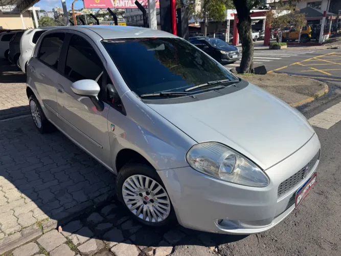 Fiat Punto Attractive Italia 1.4 F.flex 8V 5P 2011