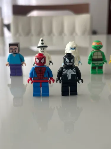 LEGO Minifigures Spider-Man + Venom Originais Marvel