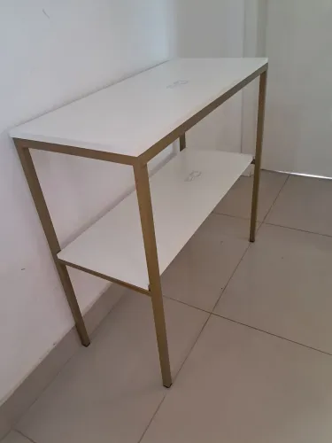 Vendo mesas em metalon e mdf