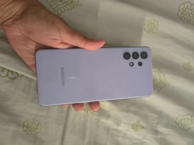 Vendo celular semi novo 8 meses de uso