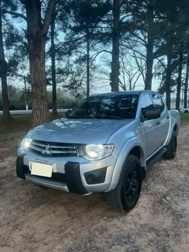 Mitsubishi L200 Triton HLS 2.4 Flex 16V CD Mec. 2016