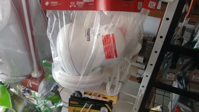 Vendo chuveiro e torneiras e estalamos no local