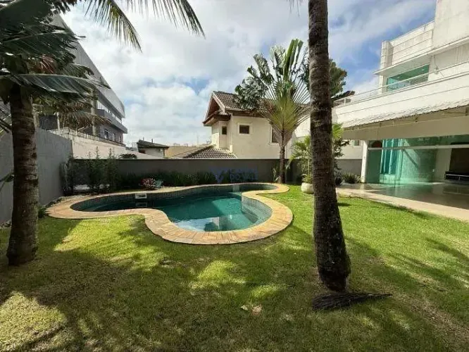 Casa de Alto Padrão com 4 Suítes, Elevador, Piscina e Sauna | Condomínio Aquarius IV Jard