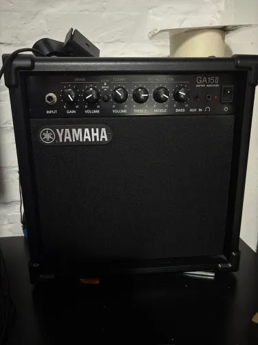 Amplificador de guitarra yamaha ga15ii 15w