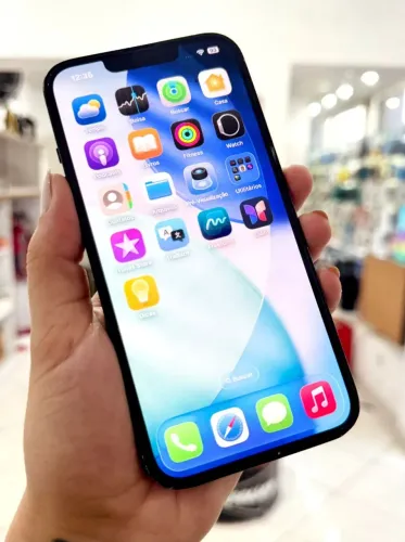 Celular iPhone 13 / 128 GB