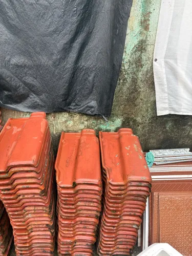 Telhas colonial/portuguesa R$ 2,00 / Faço preço se comprar tudo