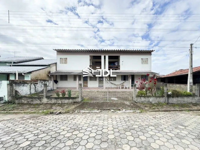 Prédio à venda no bairro Armação