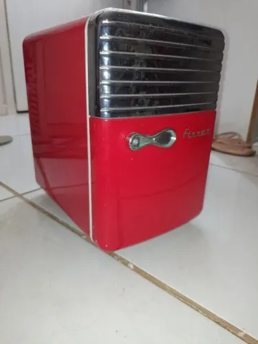 Mini geladeira
