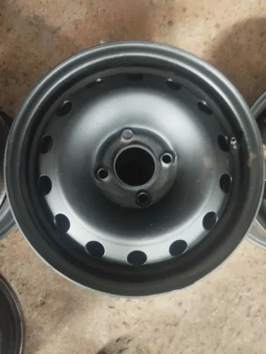 Roda do Peugeot 206 aro14 conservado 