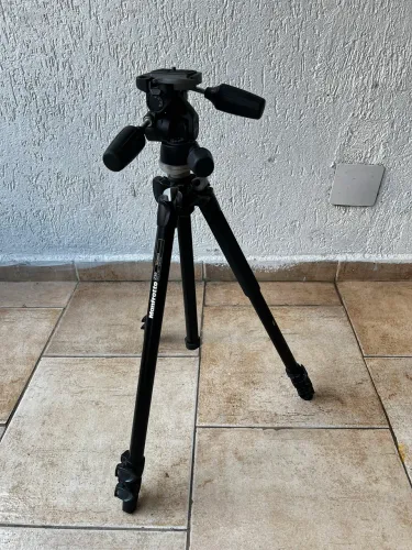 Tripé Manfrotto