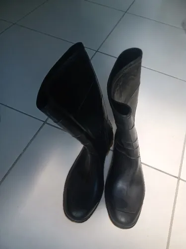 Bota de Moto Para Chva Preta , Solado Amarelo, Tamanho 42.