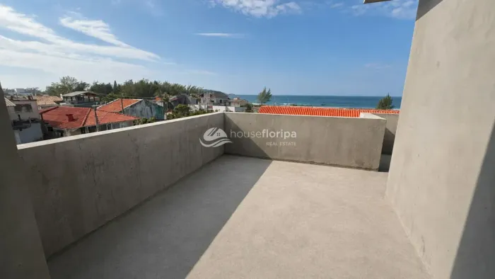 Cobertura com vista total da praia, espaço para churrasqueira, espaço para hidromassagem e