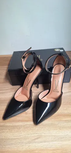 Scarpin Vizzano verniz novo