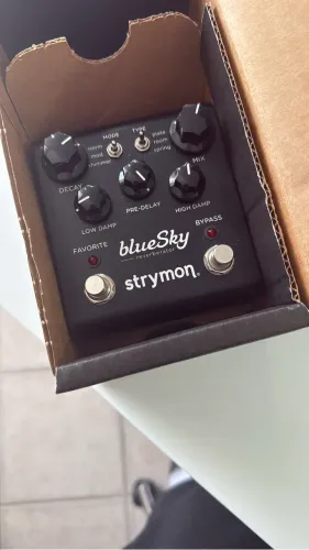 Pedal de guitarra BLUE SKY Black Strymon