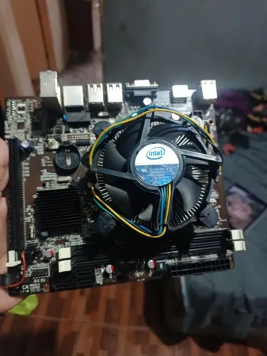 Placa mãe IH61-MA5 + Processador Intel core 3 + cooler.