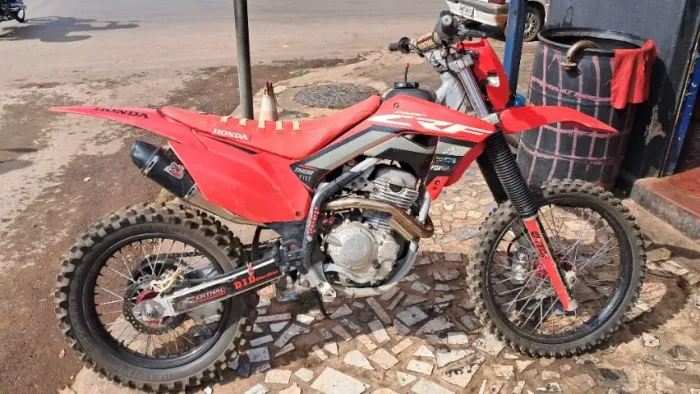 Vende-se, CRF 250f 2023