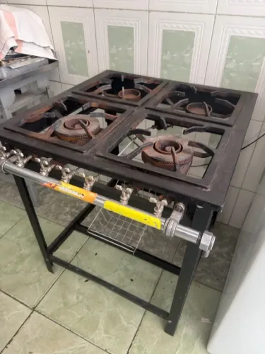VENDO FOGÃO INDUSTRIAL DE 4 BOCAS