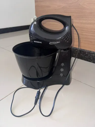 Vendo batedeira R$60,00