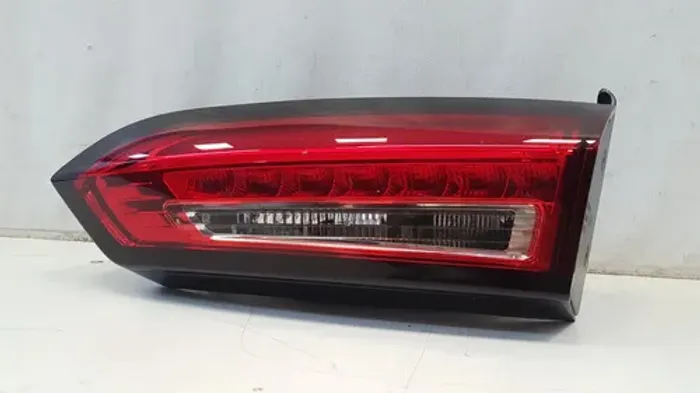 Lanterna Tampa Tras Direita Fiat Cronos 18/26 MP4640