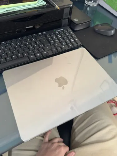 MACBOOK AIR M3 13 16gb RAM 256gb SSD