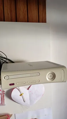 Xbom 360 com 2 controles e jogos 