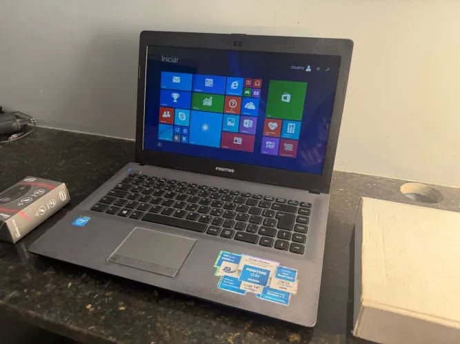 Notebook positivo / novíssimo e com garantia