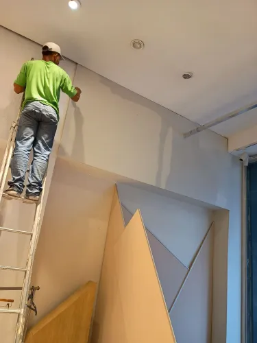 Precisa de pintor com fino acabamento
