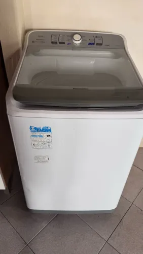 Máquina de lavar roupas Panasonic