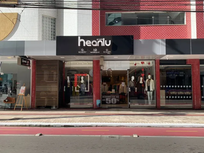 Sala Comercial 105M² Aluguel Anual Frente Avenida Brasil Balneário Camboriú