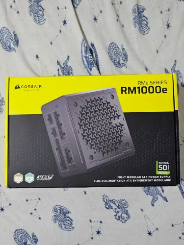 Fonte ATX 3.1 1000W - Corsair RM1000e 