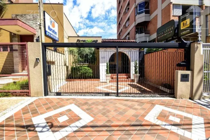 CASA RESIDENCIAL em Campinas - São Paulo, Bosque
