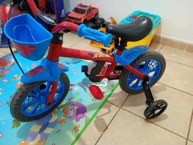 Vendo bicicleta para criança NOVA