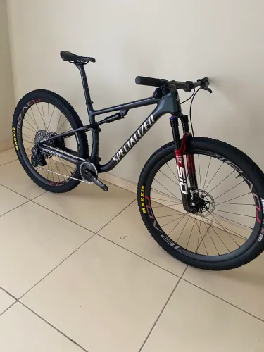 Bike specialized muito nova