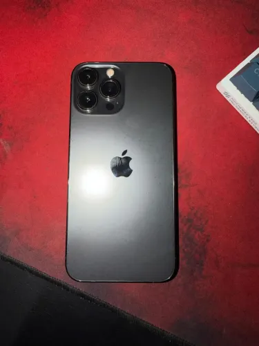 iPhone 13 Pro Max 128 gb. Bateria 80%.  2.350 aceito cartão 