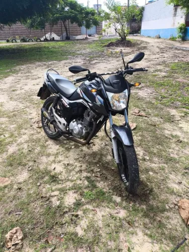 Moto com excelente qualidade IMPECÁVEL.