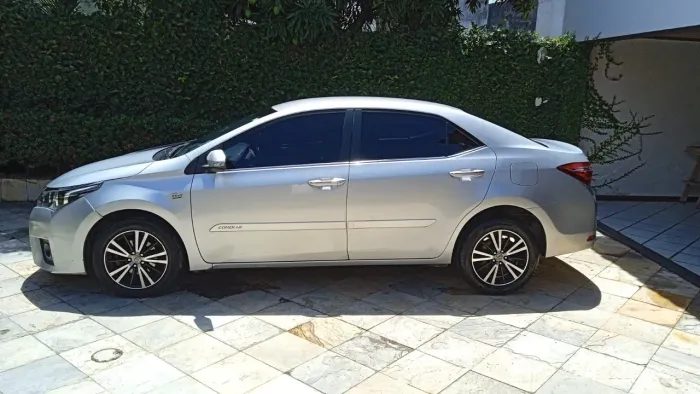 Toyota Corolla Altis 2.0 Flex 16V Aut. 2015
