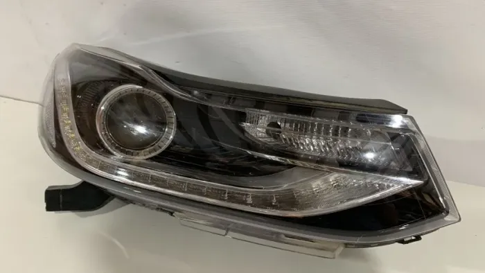 Farol direito Tracker 2017 2018 2019 Original com led