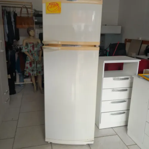 Geladeira duplex 220 volts