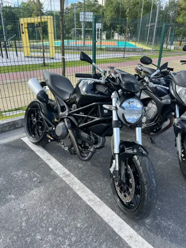 Ducati moster 1100cc
