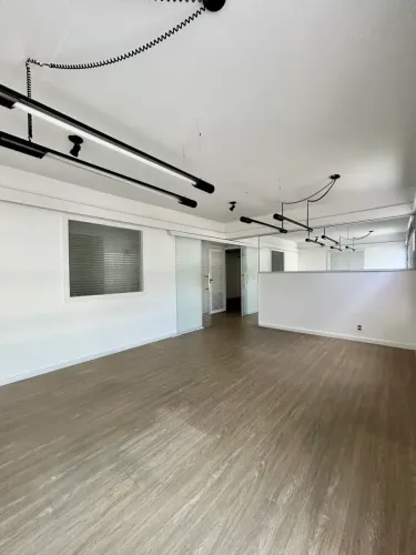 Aluguel: Sala Comercial / Escritorio na Avenida Leitão da Silva, Vitória