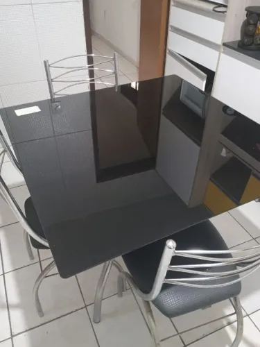 Mesa de jantar quadrada