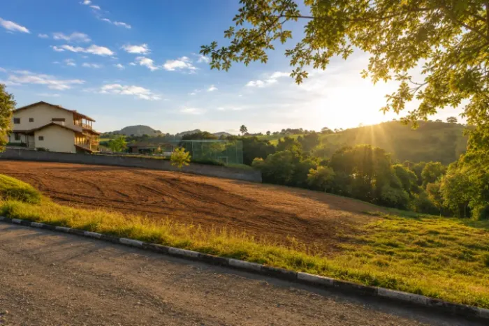 Terreno Exclusivo em Condomínio | 3.200m2 | Projeto Aprovado 275 m² | 3 Suítes
