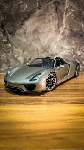 Porsche 918 Spyder 1/18 Welly